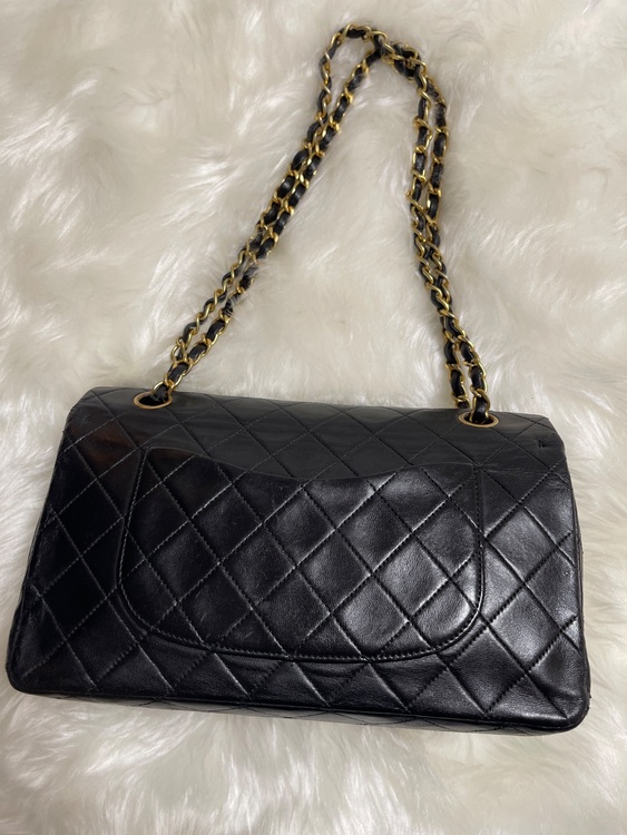 ダブルフラップ　マトラッセ（ブランドバッグ）の商品画像 - 査定依頼日：2025年9月5日 - 最高査定価格：241,500円