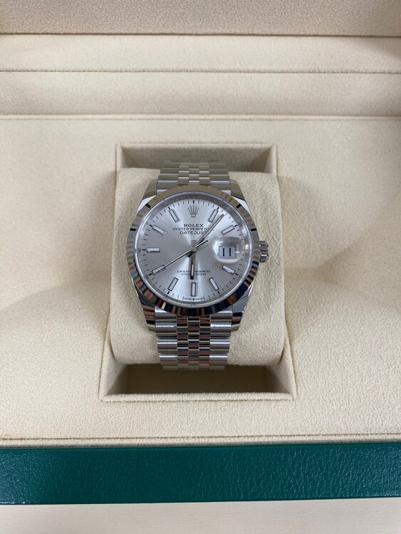 デイトジャスト36 フルーテッドジュビリー（シルバー文字盤）（高級時計）の商品画像 - 査定依頼日：2025年1月20日 - 最高査定価格：1,720,000円