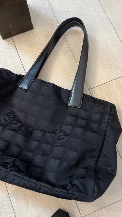 ニュートラベルライン（ブランドバッグ）の商品画像 - 査定依頼日：2025年7月4日 - 最高査定価格：40,000円