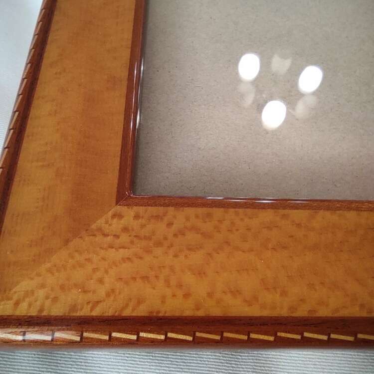 HERMES フォトスタンド　マホガニーラッカー仕上げ　ステッチ模様象嵌（美術品・骨董品）の商品画像 - 査定依頼日：2025年4月18日 - 最高査定価格：16,000円