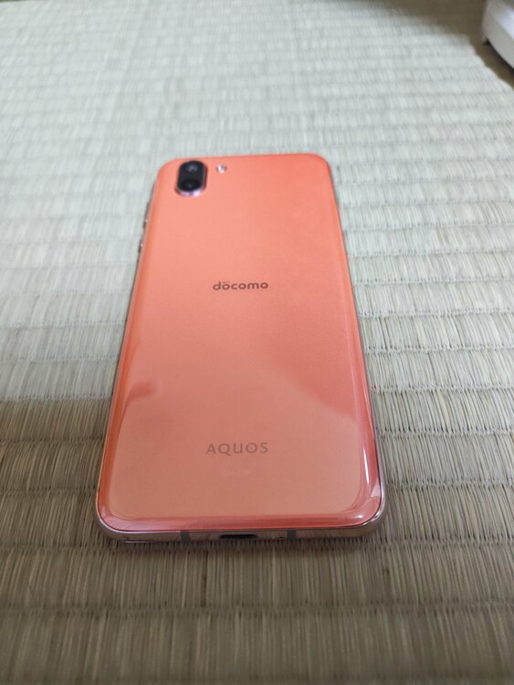 スマートフォン（スマホ）の商品画像 - 査定依頼日：2026年6月17日 - 最高査定価格：100,000円