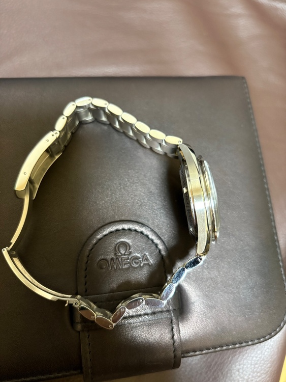 オメガ スピードマスター 3572500（高級時計）の商品画像 - 査定依頼日：2025年12月15日 - 最高査定価格：650,000円