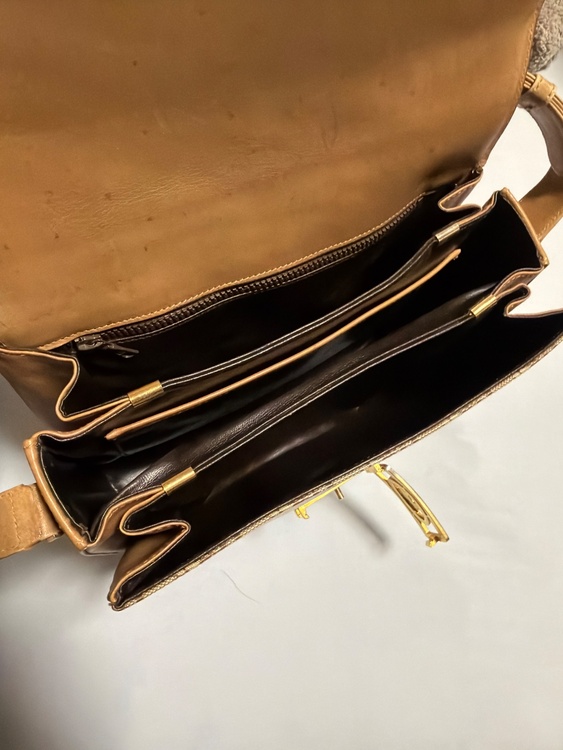 馬車金具バッグ（ブランドバッグ）の商品画像 - 査定依頼日：2026年2月1日 - 最高査定価格：40,000円