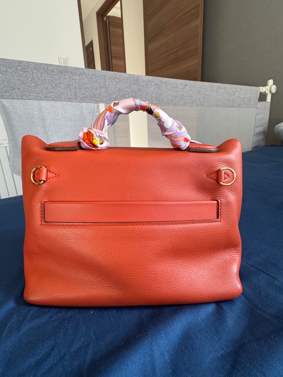 2424（ブランドバッグ）の商品画像 - 査定依頼日：2026年3月11日 - 最高査定価格：1,000,000円