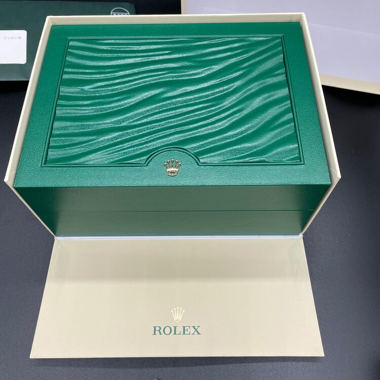 ロレックス デイトナ 116515ln（高級時計）の商品画像 - 査定依頼日：2025年4月15日 - 最高査定価格：5,000,000円