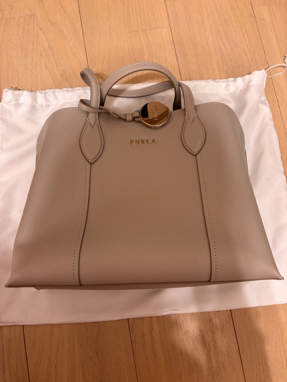 フルラ　トートバッグ（ブランドバッグ）の商品画像 - 査定依頼日：2025年8月7日 - 最高査定価格：3,000円