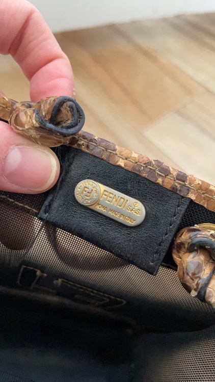 フェンディ  （ブランドバッグ）の商品画像 - 査定依頼日：2025年9月7日 - 最高査定価格：10,000円