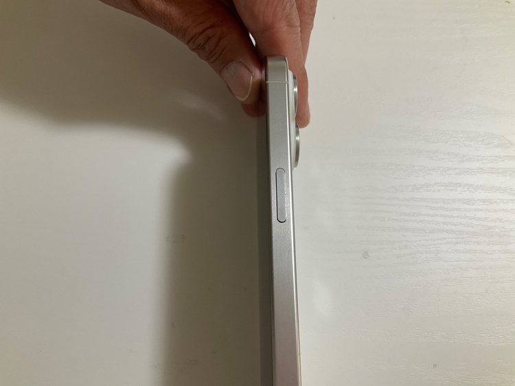 iPhone 15 Pro 128GB SIMフリー（スマホ）の商品画像 - 査定依頼日：2026年4月28日 - 最高査定価格：74,000円