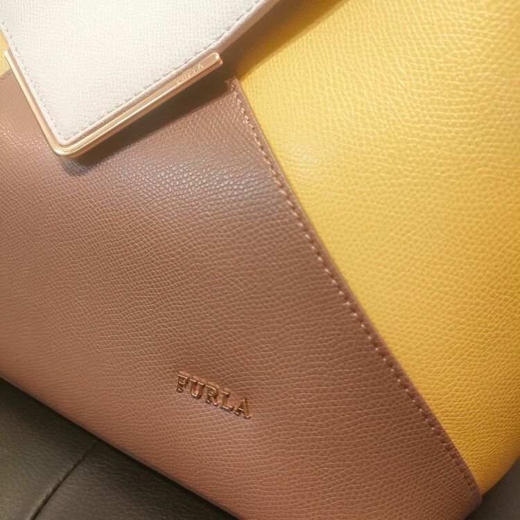 その他 フルラ （ブランドバッグ）の商品画像 - 査定依頼日：2025年6月13日 - 最高査定価格：100,000円