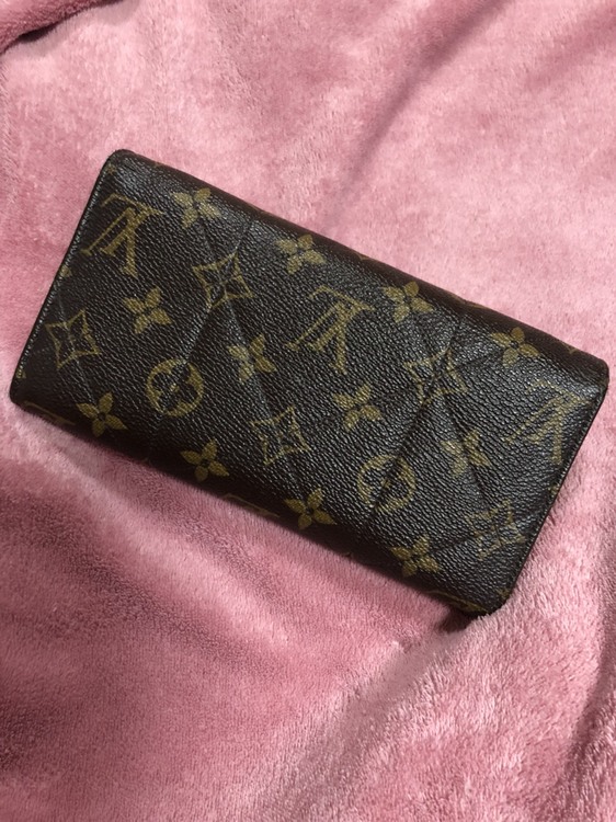 ルイヴィトン　ポルトフォイユ・サラm66556（ブランド財布・小物）の商品画像 - 査定依頼日：2021年6月29日 - 最高査定価格：25,000円