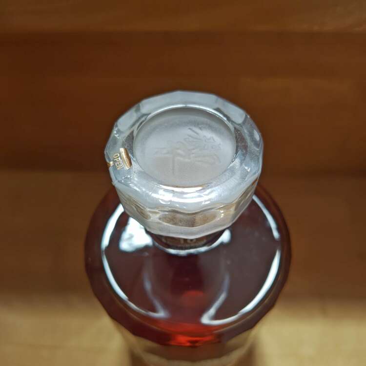 ウイスキー サントリー山崎 （お酒）の商品画像 - 査定依頼日：2025年3月25日 - 最高査定価格：29,000円