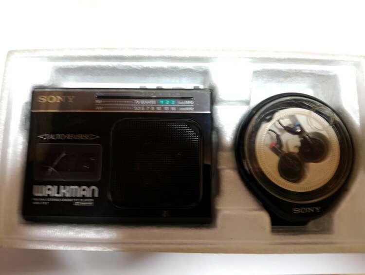 ソニーウォークマンWM-F57（オーディオ・スピーカー）の商品画像 - 査定依頼日：2025年4月13日 - 最高査定価格：5,000円