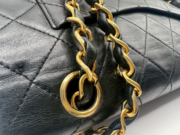 ダブルチェーンダブルフラップマトラッセ23ブラック（ブランドバッグ）の商品画像 - 査定依頼日：2025年12月17日 - 最高査定価格：200,000円