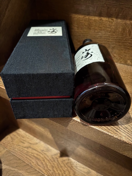 山崎25年（お酒）の商品画像 - 査定依頼日：2026年2月25日 - 最高査定価格：835,000円