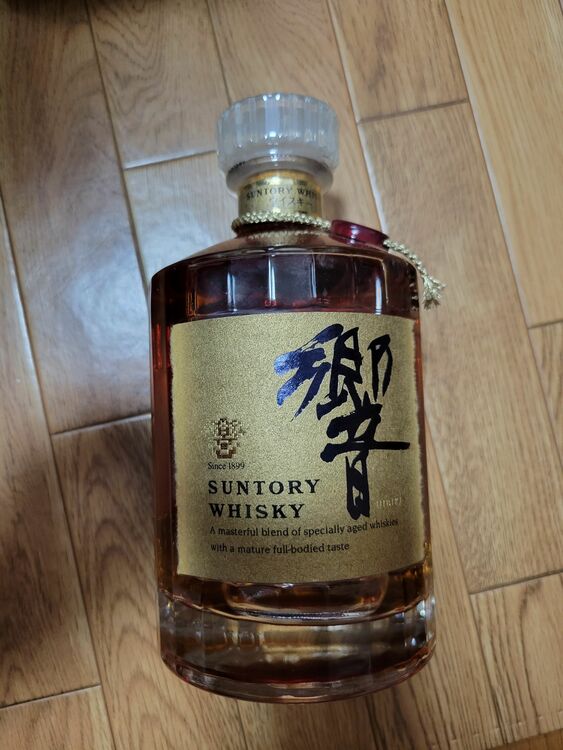 ウイスキー サントリー響 （お酒）の商品画像 - 査定依頼日：2025年8月30日 - 最高査定価格：40,000円