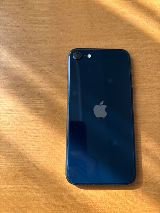 iPhonese3（スマホ）の商品画像 - 査定依頼日：2026年2月13日 - 最高査定価格：20,000円