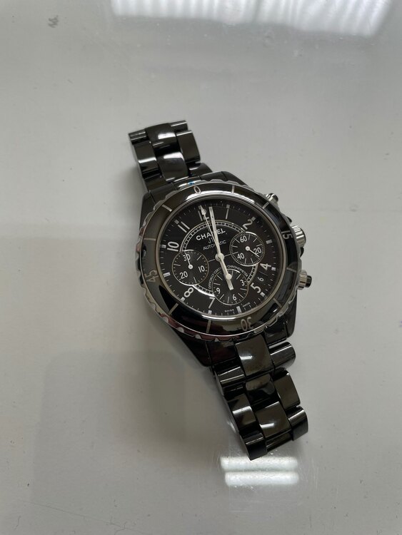 J12 黒文字盤（高級時計）の商品画像 - 査定依頼日：2025年1月17日 - 最高査定価格：350,000円