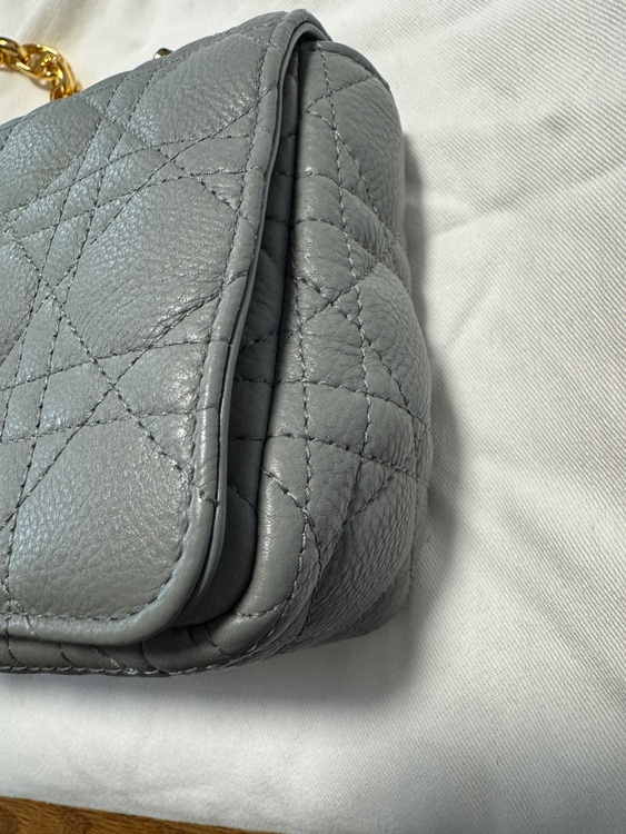 カナージュカロスモール　グレー（ブランドバッグ）の商品画像 - 査定依頼日：2025年7月26日 - 最高査定価格：220,000円