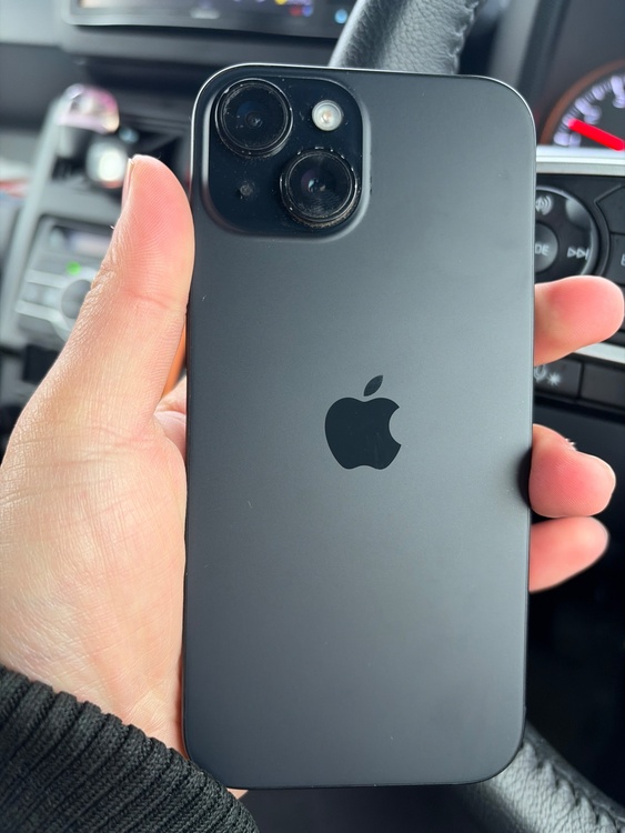 iPhone 15 128GB docomo（スマホ）の商品画像 - 査定依頼日：2026年2月25日 - 最高査定価格：63,000円