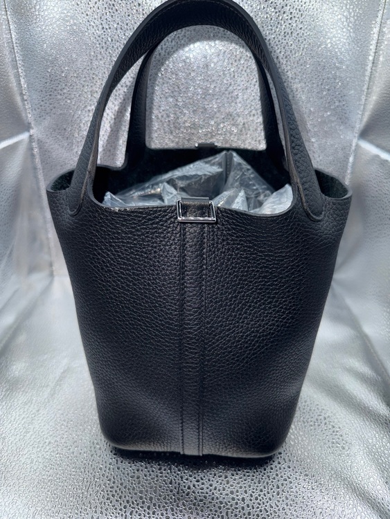 ピコタンロックPM（ブランドバッグ）の商品画像 - 査定依頼日：2025年10月6日 - 最高査定価格：550,000円