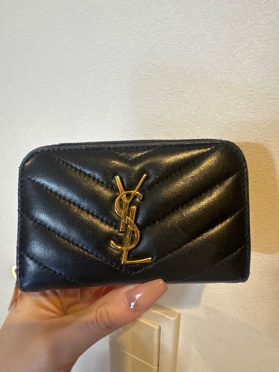 イブサンローラン  （ブランドバッグ）の商品画像 - 査定依頼日：2026年2月4日 - 最高査定価格：35,000円