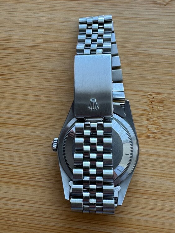 ロレックス デイトジャスト DJWGべzホワイト（高級時計）の商品画像 - 査定依頼日：2025年3月30日 - 最高査定価格：840,000円