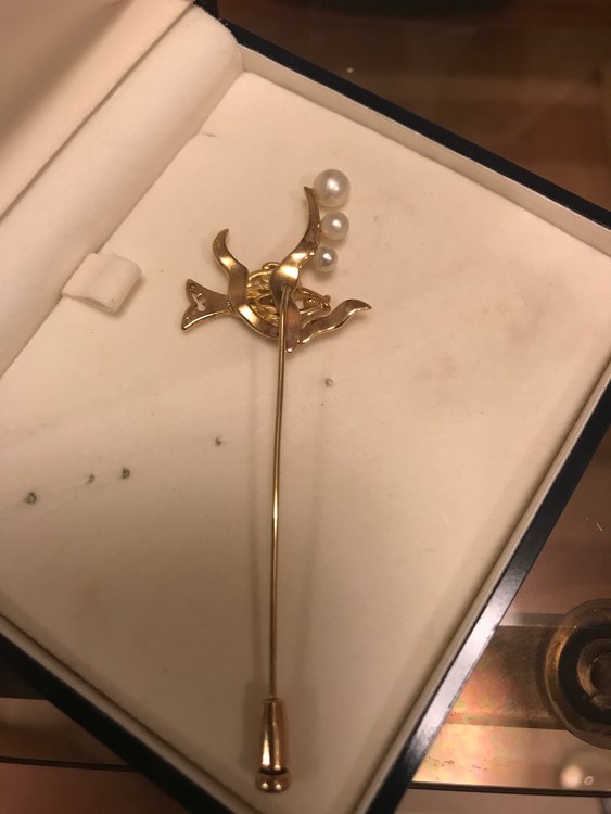 K18 パールブローチ 商品No.2110037（金・貴金属）の商品画像 - 査定依頼日：2023年11月9日 - 最高査定価格：15,000円