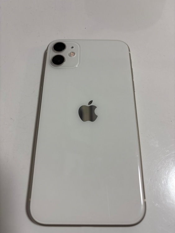 iPhone iPhone11 128GB Softbank（スマホ）の商品画像 - 査定依頼日：2026年8月5日 - 最高査定価格：21,000円