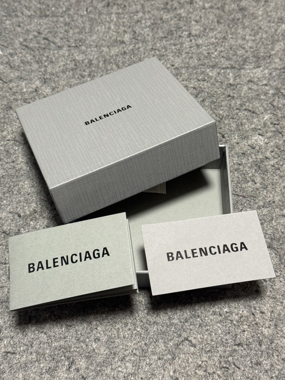 バレンシアガ  （ブランドバッグ）の商品画像 - 査定依頼日：2025年8月9日 - 最高査定価格：20,000円