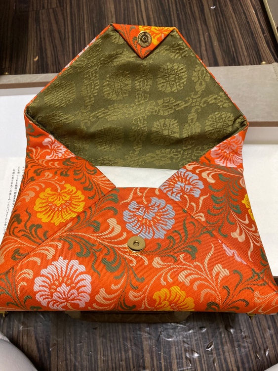 伊勢神宮遷宮の絹生地の数奇屋袋（美術品・骨董品）の商品画像 - 査定依頼日：2026年6月17日 - 最高査定価格：10円