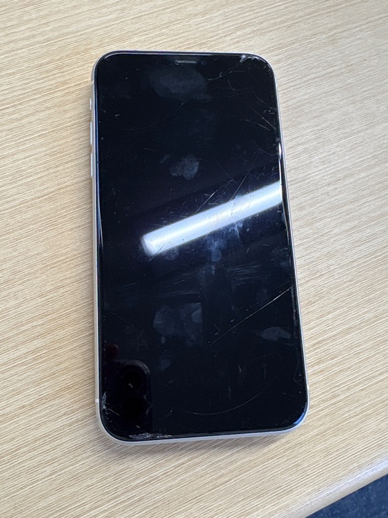 iPhone11 64GB Softbank（スマホ）の商品画像 - 査定依頼日：2026年2月21日 - 最高査定価格：16,000円