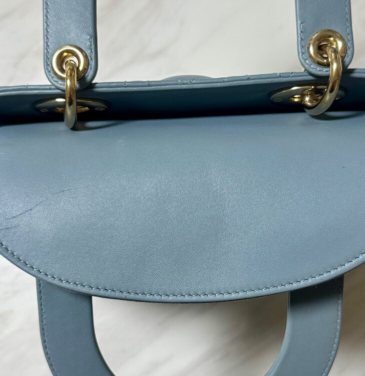 レディディオール（ブランドバッグ）の商品画像 - 査定依頼日：2025年2月28日 - 最高査定価格：400,000円