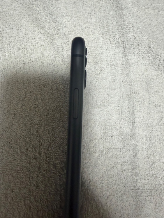 iPhone11（スマホ）の商品画像 - 査定依頼日：2026年4月27日 - 最高査定価格：12,000円