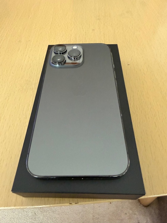 iPhone 13 Pro 256GB Softbank（スマホ）の商品画像 - 査定依頼日：2025年10月9日 - 最高査定価格：67,000円