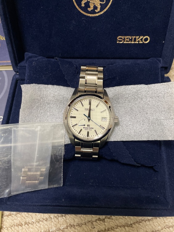 セイコー スプリントドライブ 9R65−0AR00（高級時計）の商品画像 - 査定依頼日：2025年9月15日 - 最高査定価格：350,000円