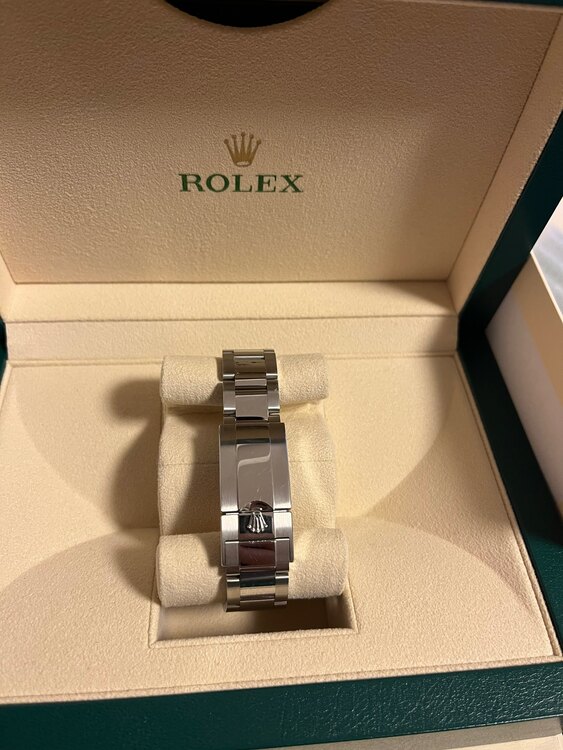 ロレックス GMTマスター 126710BLN（高級時計）の商品画像 - 査定依頼日：2025年1月5日 - 最高査定価格：2,300,000円