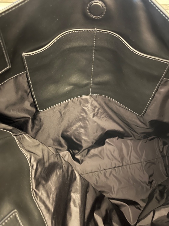 商品品番：5BC119_2CRW_F0002_V-OLN（古着・ファッション）の商品画像 - 査定依頼日：2025年12月8日 - 最高査定価格：100,000円