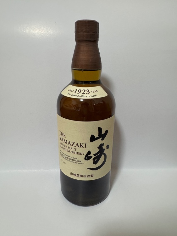 サントリー　山崎（お酒）の商品画像 - 査定依頼日：2025年8月30日 - 最高査定価格：8,500円