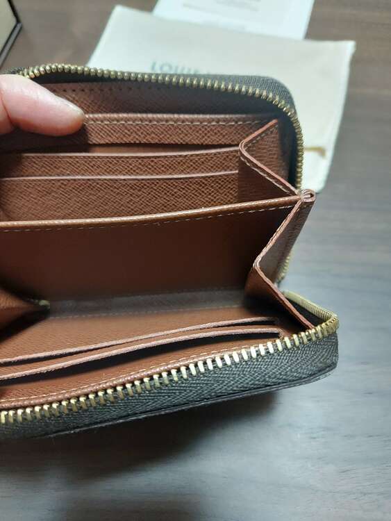 ジッピーコインパース（ブランド財布・小物）の商品画像 - 査定依頼日：2025年1月26日 - 最高査定価格：25,000円