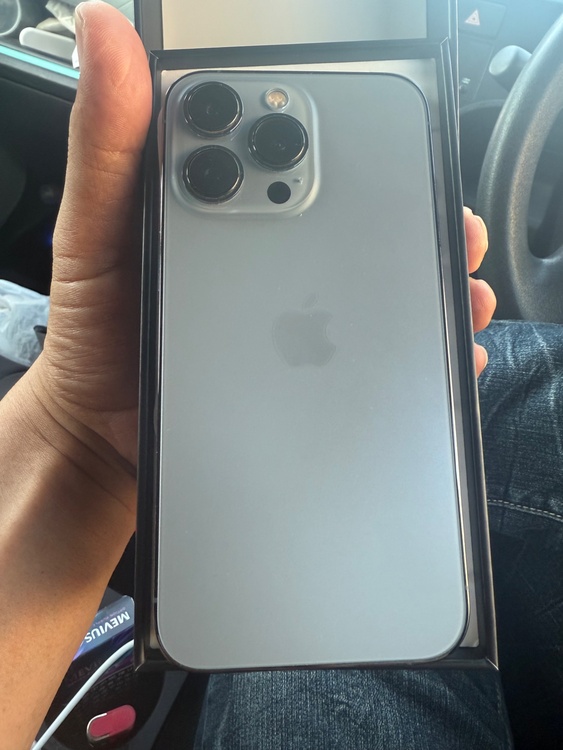 iPhone 13 Pro 256GB au（スマホ）の商品画像 - 査定依頼日：2026年5月10日 - 最高査定価格：49,000円