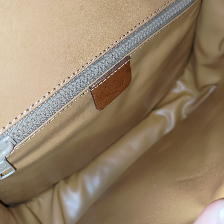 セリーヌ マカダム ショルダーバッグ（ブランドバッグ）の商品画像 - 査定依頼日：2025年10月25日 - 最高査定価格：25,000円