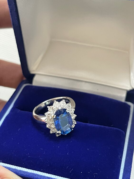 サファイアダイヤモンドリング（金・貴金属）の商品画像 - 査定依頼日：2025年5月4日 - 最高査定価格：330,000円