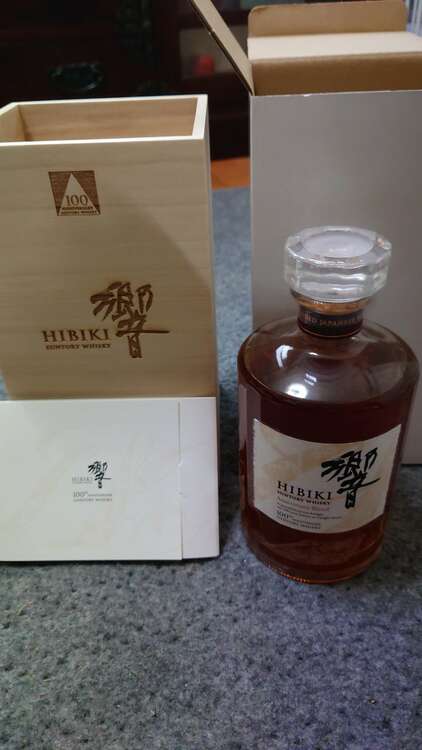 サントリー響１００周年（お酒）の商品画像 - 査定依頼日：2025年2月24日 - 最高査定価格：67,000円