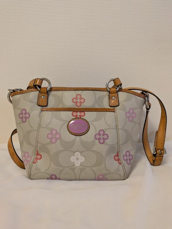 2wayショルダーバッグシグネチャー花柄（ブランドバッグ）の商品画像 - 査定依頼日：2025年11月6日 - 最高査定価格：2,500円