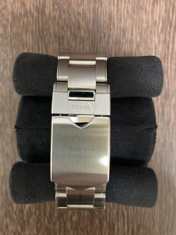 ブラックベイクロノ　白文字盤（高級時計）の商品画像 - 査定依頼日：2025年5月3日 - 最高査定価格：550,000円