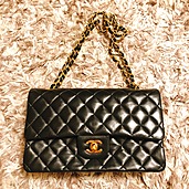 CHANEL シャネル マトラッセ ダブルチェーン バック ブラック（ブランドバッグ）の商品画像 - 査定依頼日：2019年9月19日 - 最高査定価格：200,000円