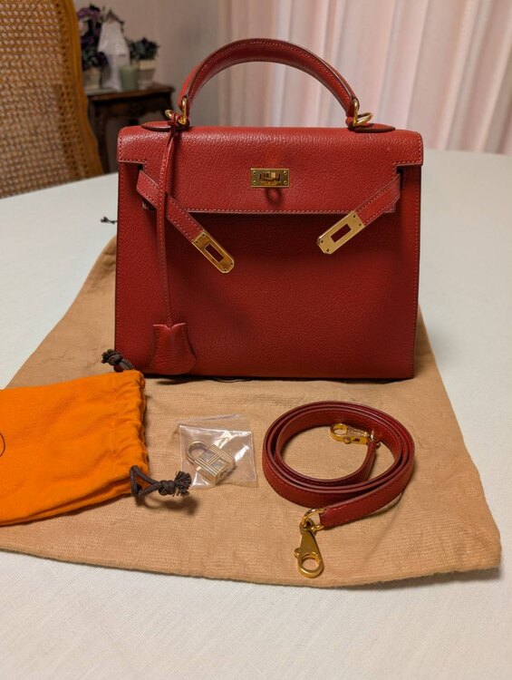 25cm（ブランドバッグ）の商品画像 - 査定依頼日：2025年4月26日 - 最高査定価格：1,300,000円