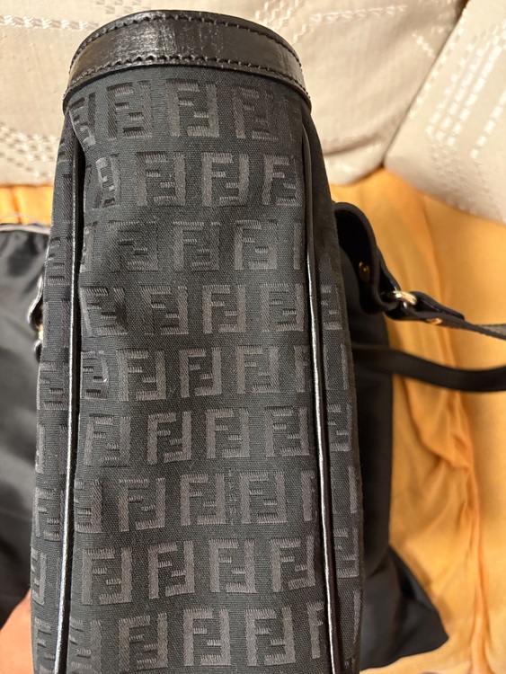 フェンディ  （ブランドバッグ）の商品画像 - 査定依頼日：2025年9月17日 - 最高査定価格：43,000円