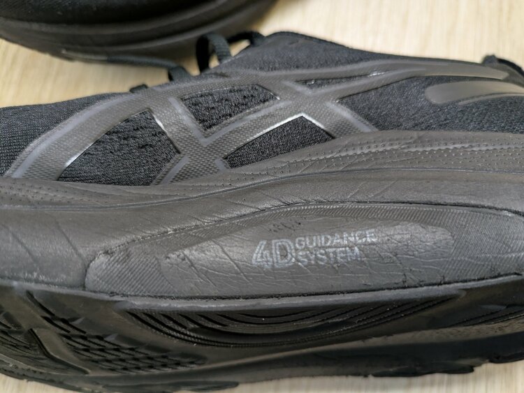 アシックスのランニングシューズ　ゲルカヤノ32 サイズ28センチ（その他のスポーツ用品）の商品画像 - 査定依頼日：2026年5月19日 - 最高査定価格：2,000円