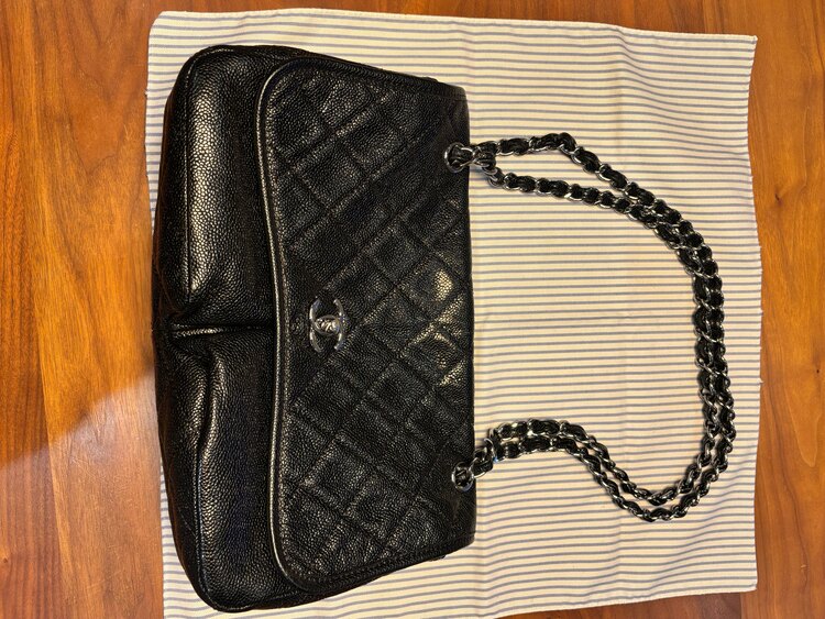 キャビアスキンのフラップバッグ（ブランドバッグ）の商品画像 - 査定依頼日：2025年1月24日 - 最高査定価格：350,000円